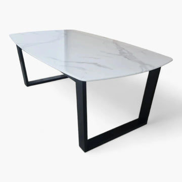 Table à manger plateau marbre couleur blanc pieds couleur noires