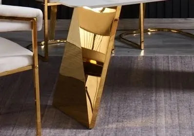 Ensemble Table à Manger et Chaises en Velours avec Piètement en Acier Gold - Meublei